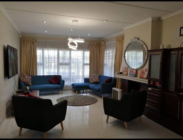 4 BEDROOM HOUSE FOR SALE IN RESERVOIR HILLS